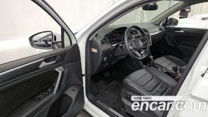 Volkswagen Tiguan 2.0 TDI 4 Prestige 2023 года из Южной Кореи