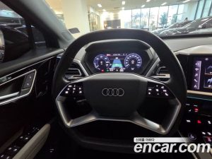 Audi Q4 e-tron 40 2023 года из Южной Кореи