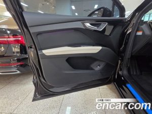 Audi Q4 e-tron 40 2023 года из Южной Кореи