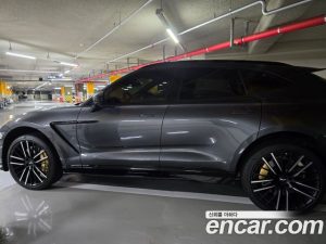 Astonmartin DBX 4.0 V8 707 2023 года из Южной Кореи