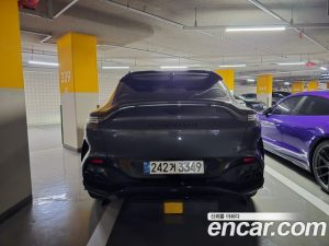 Astonmartin DBX 4.0 V8 707 2023 года из Южной Кореи