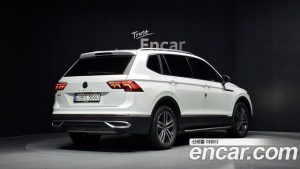 Volkswagen Tiguan 2.0 TSI Prestige 2023 года из Южной Кореи