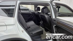 Volkswagen Tiguan 2.0 TSI Prestige 2023 года из Южной Кореи