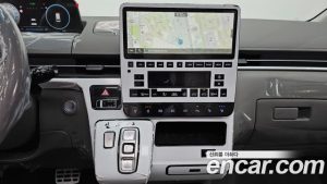 Hyundai Staria 4WD Lounge 9-Seater 2025 года из Южной Кореи