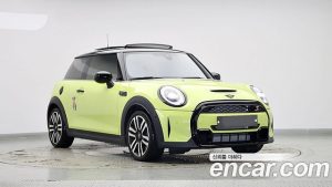 Mini Cooper DEFAULT 2024 года из Южной Кореи