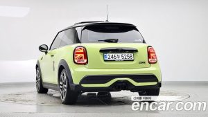 Mini Cooper DEFAULT 2024 года из Южной Кореи
