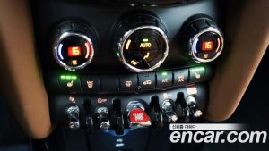 Mini Cooper DEFAULT 2024 года из Южной Кореи