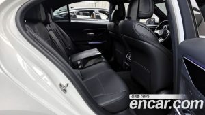 Mercedes-Benz C-Class C200 Avantgarde 2025 года из Южной Кореи