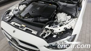 Mercedes-Benz C-Class C200 Avantgarde 2025 года из Южной Кореи