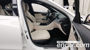 Mercedes-Benz C-Class C200 Avantgarde 2025 года из Южной Кореи