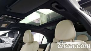 Mercedes-Benz C-Class C200 Avantgarde 2025 года из Южной Кореи