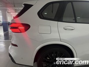 BMW X5 xDrive 40d M Sport Online Exclusive Edition 2025 года из Южной Кореи