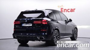 BMW X5 xDrive 40i M Sport 2025 года из Южной Кореи