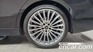 Mercedes-Benz C-Class C300 4MATIC AMG Line 2023 года из Южной Кореи