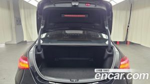 Mercedes-Benz C-Class C300 4MATIC AMG Line 2023 года из Южной Кореи
