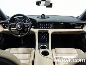 Porsche Taycan Base 2024 года из Южной Кореи