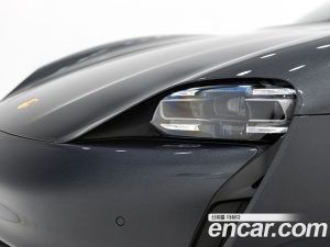 Porsche Taycan Base 2024 года из Южной Кореи