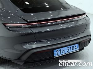 Porsche Taycan Base 2024 года из Южной Кореи