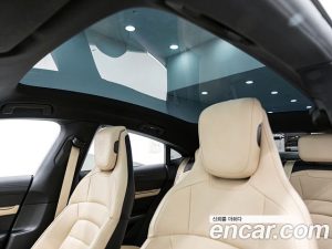 Porsche Taycan Base 2024 года из Южной Кореи