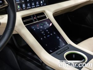Porsche Taycan Base 2024 года из Южной Кореи