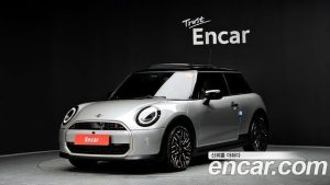 Mini Cooper Favoured 2025 года из Южной Кореи