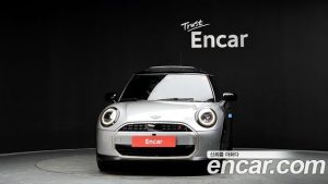 Mini Cooper Favoured 2025 года из Южной Кореи