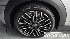 Mini Cooper Favoured 2025 года из Южной Кореи