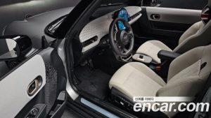 Mini Cooper Favoured 2025 года из Южной Кореи