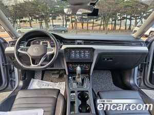 Volkswagen Passat 2.0 TDI Prestige 2022 года из Южной Кореи