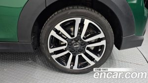 Mini Cooper 5Door CLASSIC 2024 года из Южной Кореи