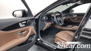 Mercedes-Benz E-Class E250 Avantgarde 2023 года из Южной Кореи