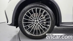 Mercedes-Benz GLC-Class GLC300 4MATIC AMG Line 2023 года из Южной Кореи