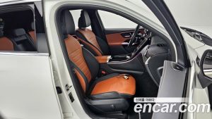Mercedes-Benz GLC-Class GLC300 4MATIC AMG Line 2023 года из Южной Кореи