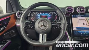 Mercedes-Benz GLC-Class GLC300 4MATIC AMG Line 2023 года из Южной Кореи