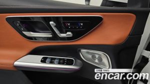 Mercedes-Benz GLC-Class GLC300 4MATIC AMG Line 2023 года из Южной Кореи