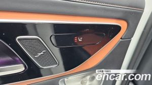 Mercedes-Benz GLC-Class GLC300 4MATIC AMG Line 2023 года из Южной Кореи