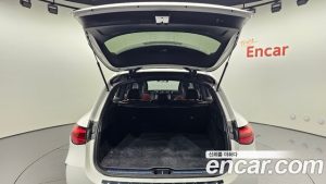 Mercedes-Benz GLC-Class GLC300 4MATIC AMG Line 2023 года из Южной Кореи