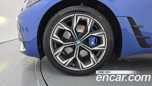BMW i4 eDrive40 M Sport PRO 2023 года из Южной Кореи