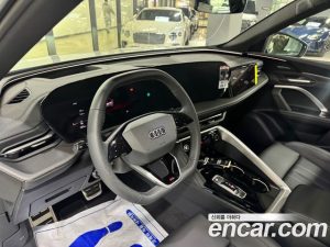 Audi Q5 45 TFSI 4WD S Line Black Edition 2025 года из Южной Кореи