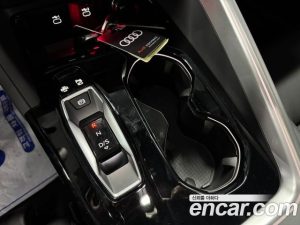 Audi Q5 45 TFSI 4WD S Line Black Edition 2025 года из Южной Кореи