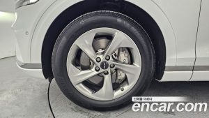 Genesis GV70 2.5T Бензин 2WD 2025 года из Южной Кореи