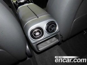 Mercedes-Benz C-Class C200 AMG Line 2025 года из Южной Кореи