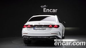 Mercedes-Benz E-Class E300 4MATIC AMG Line 2024 года из Южной Кореи