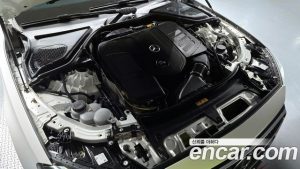Mercedes-Benz E-Class E300 4MATIC AMG Line 2024 года из Южной Кореи