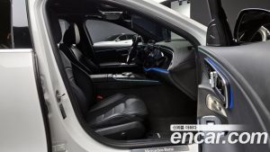 Mercedes-Benz E-Class E300 4MATIC AMG Line 2024 года из Южной Кореи