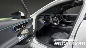 Mercedes-Benz E-Class E300 4MATIC AMG Line 2024 года из Южной Кореи
