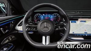 Mercedes-Benz E-Class E300 4MATIC AMG Line 2024 года из Южной Кореи