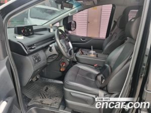 Hyundai Staria Tourer 11-Seater 2024 года из Южной Кореи
