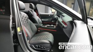 Genesis G80 Бензин 3.5 Turbo AWD 2025 года из Южной Кореи