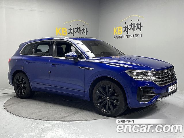 Volkswagen Touareg 3.0 TDI R-Line 2023 года из Кореи